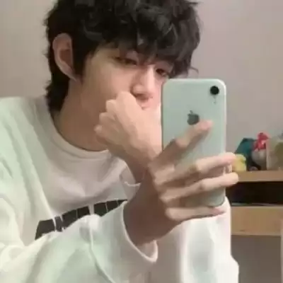 钟由希